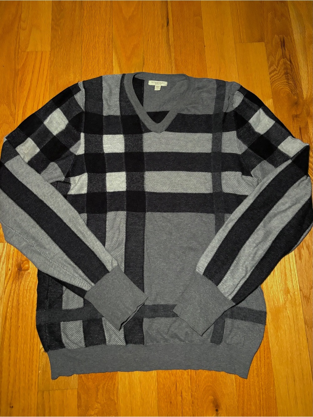 Burberry Checkered Logo Sweater 🔥